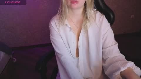 Snapshot of lisenok26 chatting on 05/06/26, 12:19 Anna online show from 05/06/26, 12:19