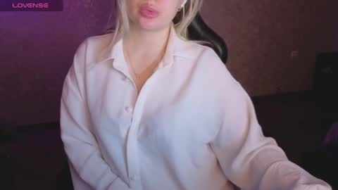 Snapshot of lisenok26 chatting on 05/14/26, 12:28 Anna online show from 05/14/26, 12:28