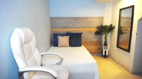 Liseth Fox online show from 01/04/25, 03:39