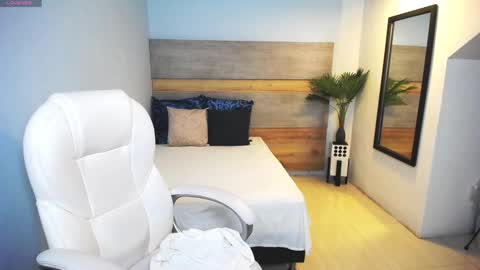 Liseth Fox online show from 02/25/25, 11:11