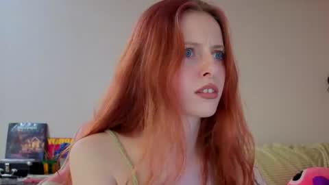 Snapshot of lisiasweet chatting on 07/30/26, 03:11 Lika online show from 07/30/26, 03:11