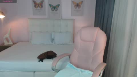 Snapshot of liss_black chatting on 12/05/24, 12:22 Andrea online show from 12/05/24, 12:22
