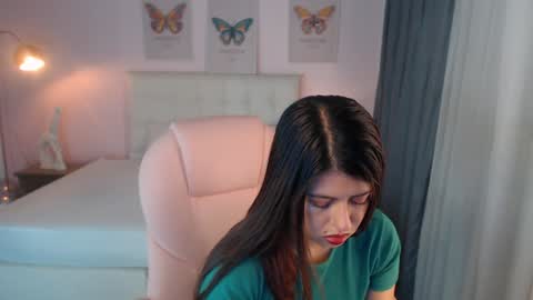 Snapshot of liss_black chatting on 01/03/25, 12:30 Andrea online show from 01/03/25, 12:30