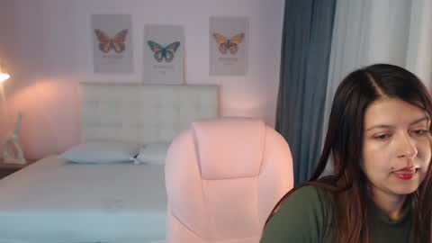Snapshot of liss_black chatting on 01/06/25, 12:24 Andrea online show from 01/06/25, 12:24