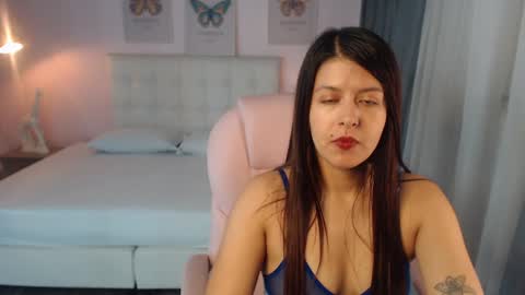 Snapshot of liss_black chatting on 01/06/25, 03:29 Andrea online show from 01/06/25, 03:29