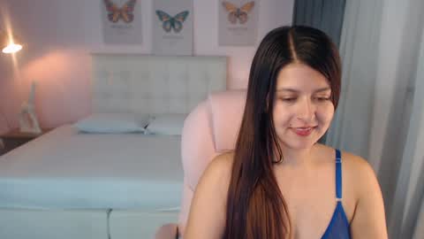 Snapshot of liss_black chatting on 01/06/25, 06:31 Andrea online show from 01/06/25, 06:31