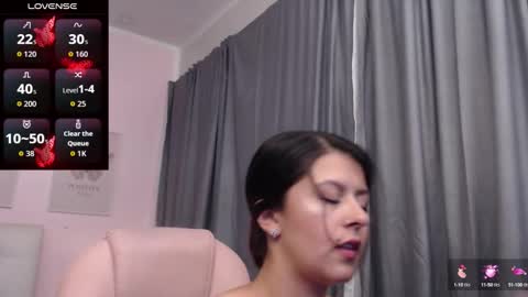 Snapshot of liss_black chatting on 09/13/25, 03:17 Andrea online show from 09/13/25, 03:17