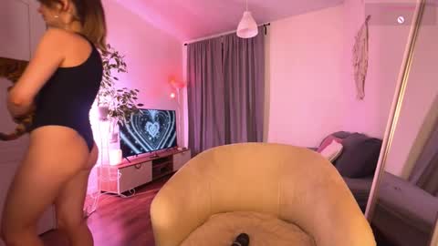 Snapshot of liss_n_gloss chatting on 02/24/26, 04:05 Lisa online show from 02/24/26, 04:05