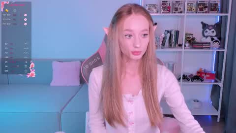 Snapshot of lissa__fox chatting on 09/15/25, 12:49 lissa online show from 09/15/25, 12:49