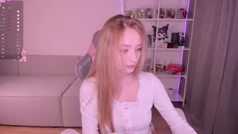 Snapshot of lissa__fox chatting on 10/19/25, 01:01 lissa online show from 10/19/25, 01:01