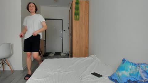 Snapshot of lissa_alfie chatting on 12/22/24, 07:31 Alfie online show from 12/22/24, 07:31