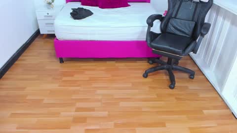 L I S S A  online show from 01/10/25, 09:55