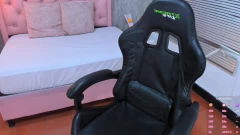 L I S S A  online show from 02/22/25, 04:07