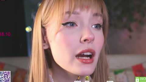 Snapshot of lissa_meooow chatting on 10/18/25, 05:43 your Liza again. Next stream Dec. 1 at 2 or 3 GMT online show from 10/18/25, 05:43