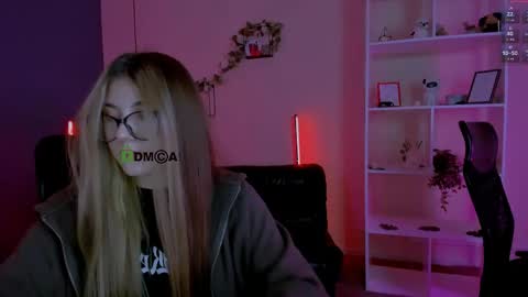 lissa_night online show from 05/02/26, 07:52