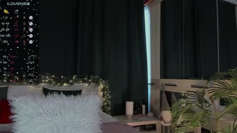 Snapshot of lissa_rose chatting on 12/21/24, 09:55 lissa_rose online show from 12/21/24, 09:55