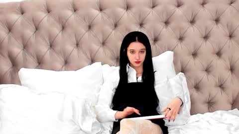 Snapshot of lissaallison chatting on 03/04/25, 05:11 LissaAllison online show from 03/04/25, 05:11