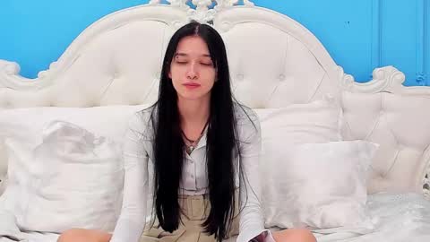 Snapshot of lissaallison chatting on 03/05/25, 11:17 LissaAllison online show from 03/05/25, 11:17