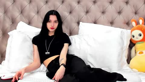 Snapshot of lissaallison chatting on 03/08/25, 04:12 LissaAllison online show from 03/08/25, 04:12