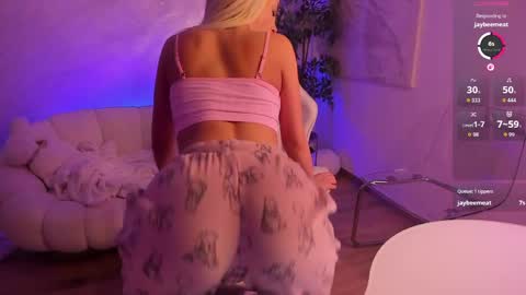 Snapshot of lissababe11 chatting on 05/15/26, 01:56 Alexa online show from 05/15/26, 01:56