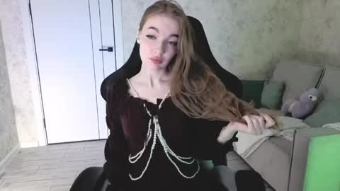Snapshot of lissacain chatting on 05/10/26, 02:17 Lissa online show from 05/10/26, 02:17