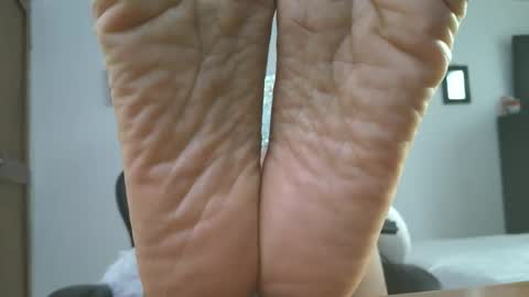 Snapshot of lissafeethot chatting on 11/11/25, 08:20 Lissafeethot online show from 11/11/25, 08:20