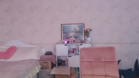 Alice Dont forget to thumbs up its very important  online show from 04/13/26, 10:10