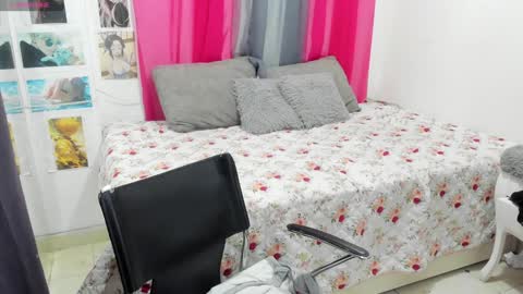 Snapshot of lissavillalobos chatting on 12/12/24, 07:59 lissa online show from 12/12/24, 07:59