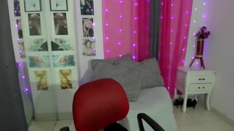 lissa online show from 12/01/25, 09:42