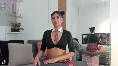 Snapshot of lissawild_ chatting on 12/12/24, 01:28 ss  online show from 12/12/24, 01:28