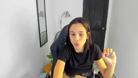 Snapshot of liswett_ chatting on 06/10/26, 01:32 Liss online show from 06/10/26, 01:32