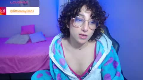 Snapshot of little__amy_ chatting on 01/09/25, 10:41  AMY  online show from 01/09/25, 10:41