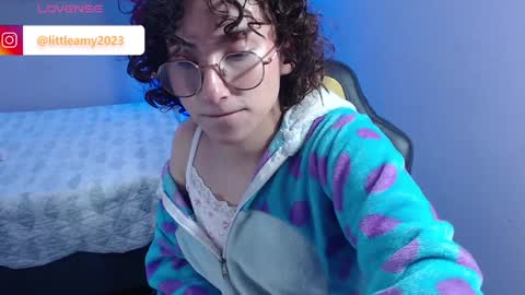 Snapshot of little__amy_ chatting on 01/20/25, 09:11  AMY  online show from 01/20/25, 09:11