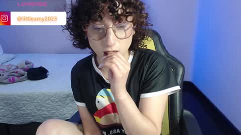 Snapshot of little__amy_ chatting on 01/26/25, 04:30  AMY  online show from 01/26/25, 04:30