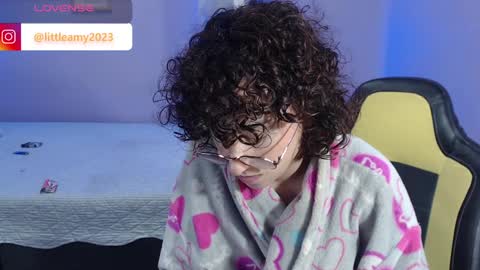 Snapshot of little__amy_ chatting on 01/28/25, 11:17  AMY  online show from 01/28/25, 11:17
