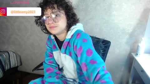 Snapshot of little__amy_ chatting on 03/10/25, 09:53  AMY  online show from 03/10/25, 09:53