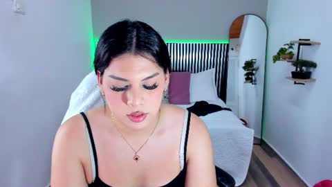 Snapshot of little_alli chatting on 07/18/26, 07:50 L I T T L E A L L I online show from 07/18/26, 07:50