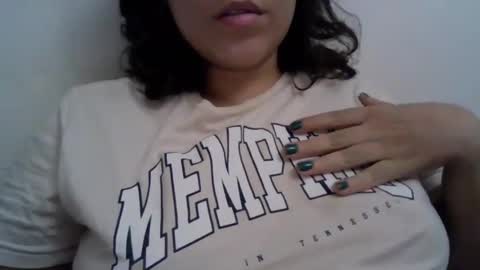 Snapshot of little_anef chatting on 01/21/25, 04:43 little_anef online show from 01/21/25, 04:43