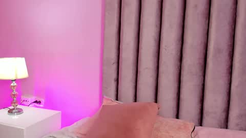 angelica online show from 12/03/25, 10:41