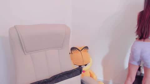 Help me reach 100 likes online show from 02/10/25, 07:07