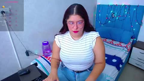 Snapshot of little_flower4you chatting on 02/13/25, 07:10 mai rojas online show from 02/13/25, 07:10