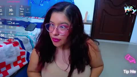 Snapshot of little_flower4you chatting on 02/15/25, 10:10 mai rojas online show from 02/15/25, 10:10