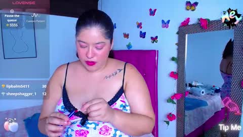 Snapshot of little_flower4you chatting on 02/19/25, 10:53 mai rojas online show from 02/19/25, 10:53