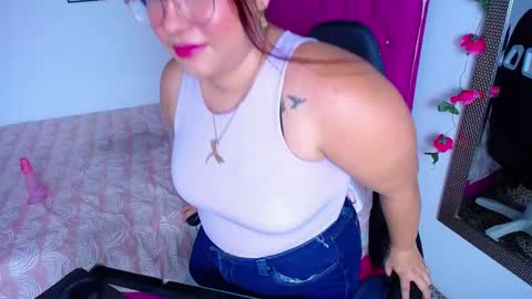 Snapshot of little_flower4you chatting on 02/28/25, 10:17 mai rojas online show from 02/28/25, 10:17