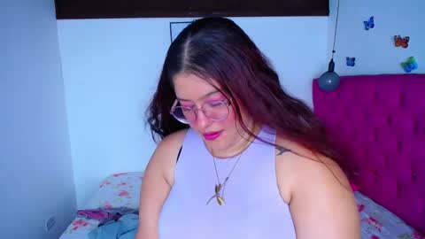 Snapshot of little_flower4you chatting on 03/01/25, 01:22 mai rojas online show from 03/01/25, 01:22