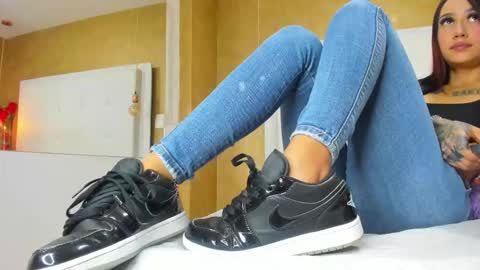   online show from 09/22/25, 01:35