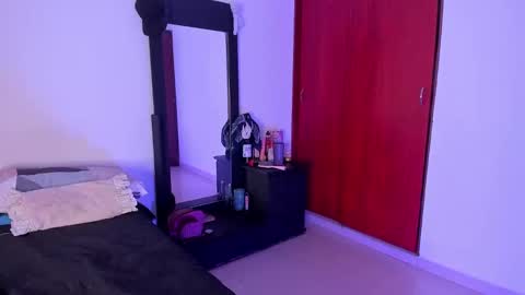 Snapshot of little_kayla_ chatting on 12/07/24, 02:42 kayla Instagram kayla 71082 online show from 12/07/24, 02:42