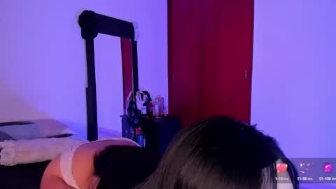 Snapshot of little_kayla_ chatting on 12/18/24, 05:26 kayla Instagram kayla 71082 online show from 12/18/24, 05:26