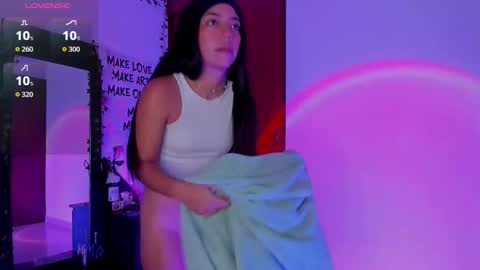 Snapshot of little_kayla_ chatting on 09/30/25, 12:04 kayla Instagram kayla 71082 online show from 09/30/25, 12:04