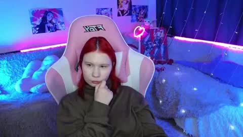 Snapshot of little_kitsune chatting on 03/11/25, 02:43 Rachel online show from 03/11/25, 02:43